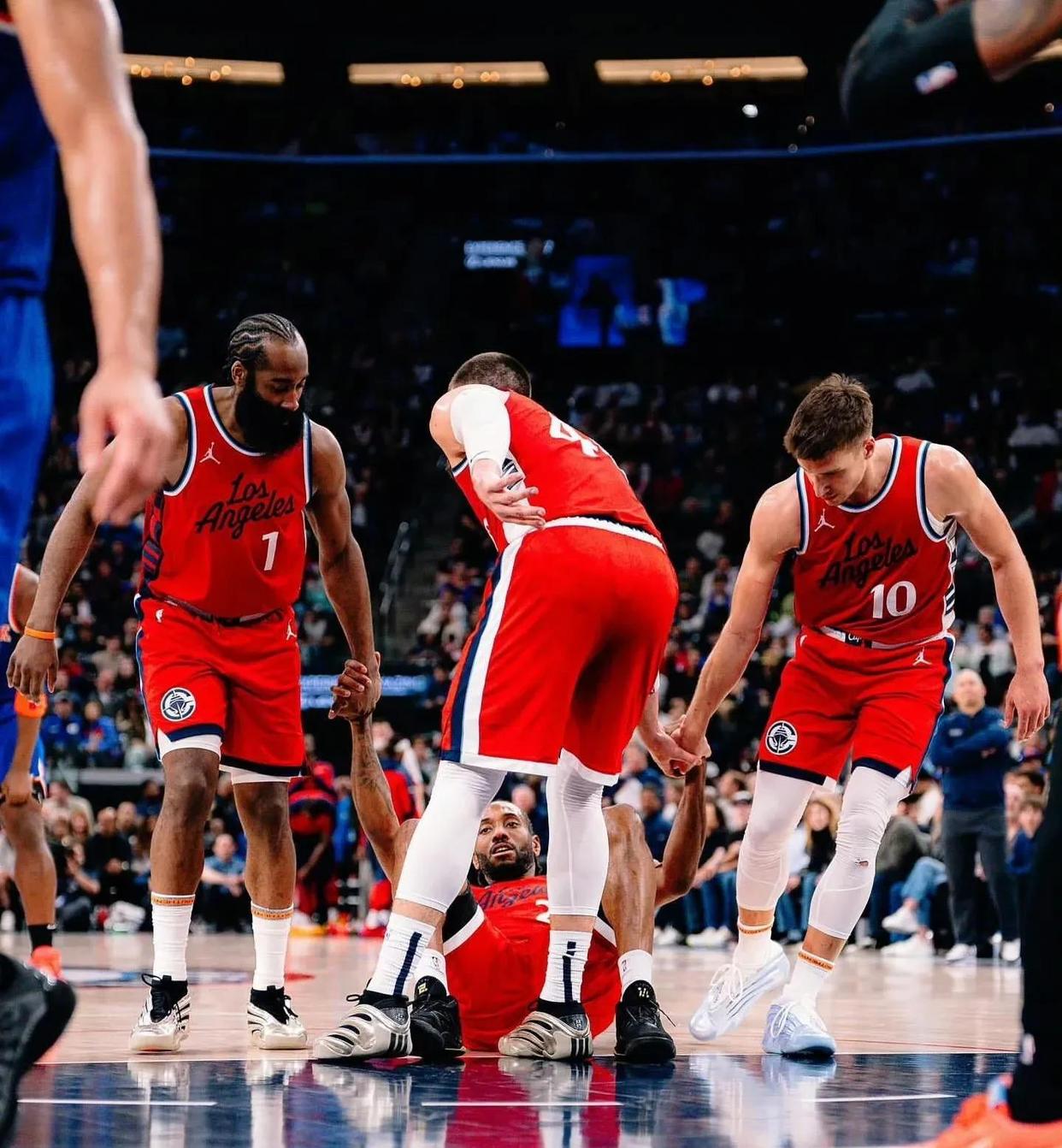 包含快船再胜国王,伦纳德带领球队狂飙的词条 包含快船再胜国王,伦纳德带领球队狂飙的词条