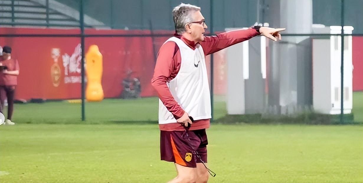 开云体育地址-顶级球员在绿茵场上施展绝技