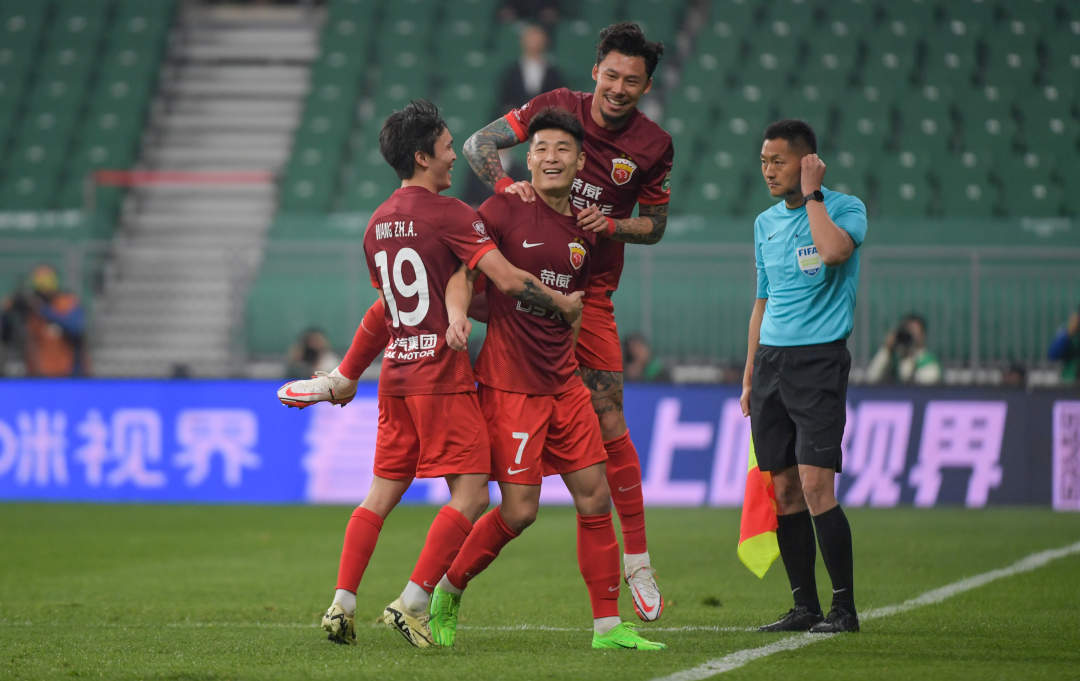 曼联队正式签下来自中国的中超球员