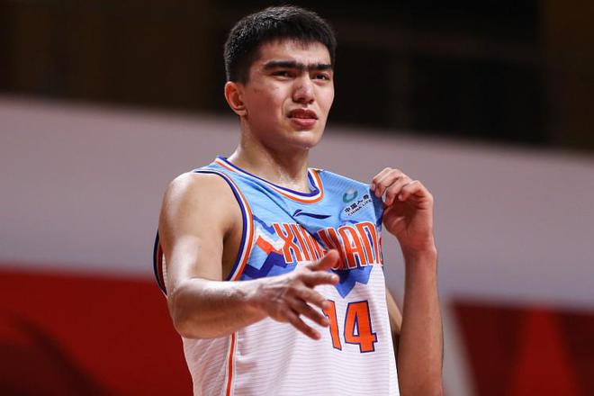 包含马略演队中场小将逐渐崭露头角，成为球队秘密武器的词条