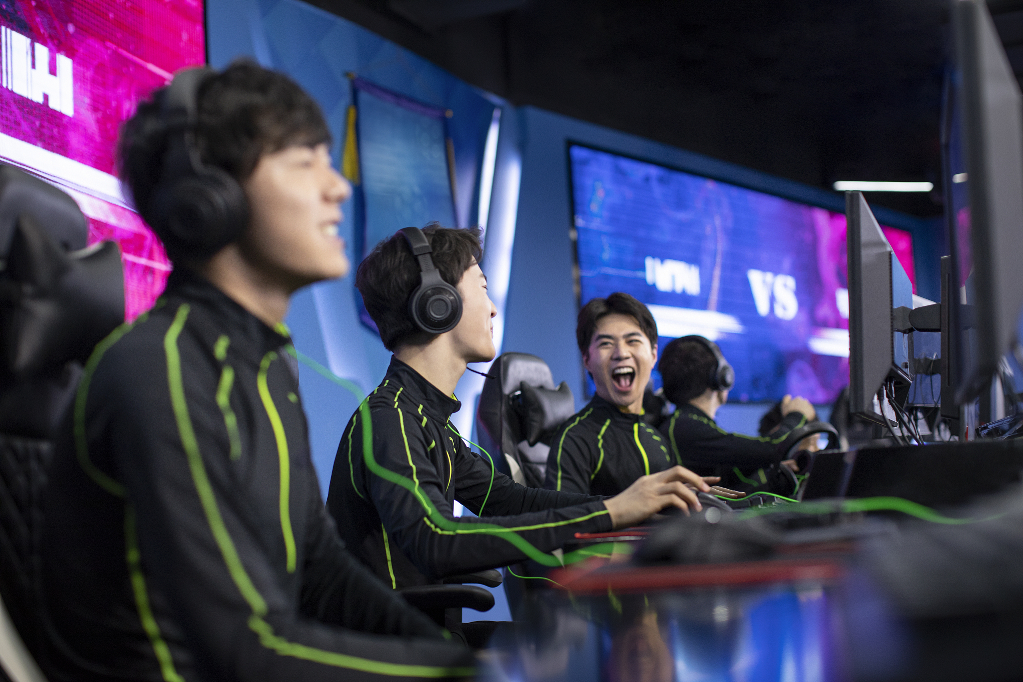 关于高质量比赛上演,焦点对决点评不胜亏长的信息 关于高质量比赛上演,焦点对决点评不胜亏长的信息