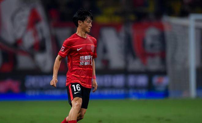 中场厮杀激烈,双方实力均衡难分伯仲的简单介绍 中场厮杀激烈,双方实力均衡难分伯仲的简单介绍