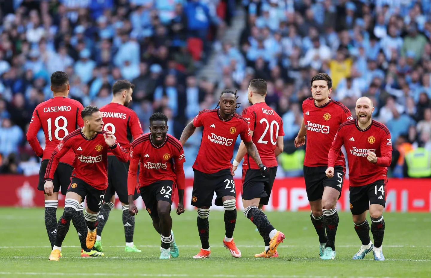 包含红蓝对决!巴萨大战皇马势均力敌的词条 包含红蓝对决!巴萨大战皇马势均力敌的词条