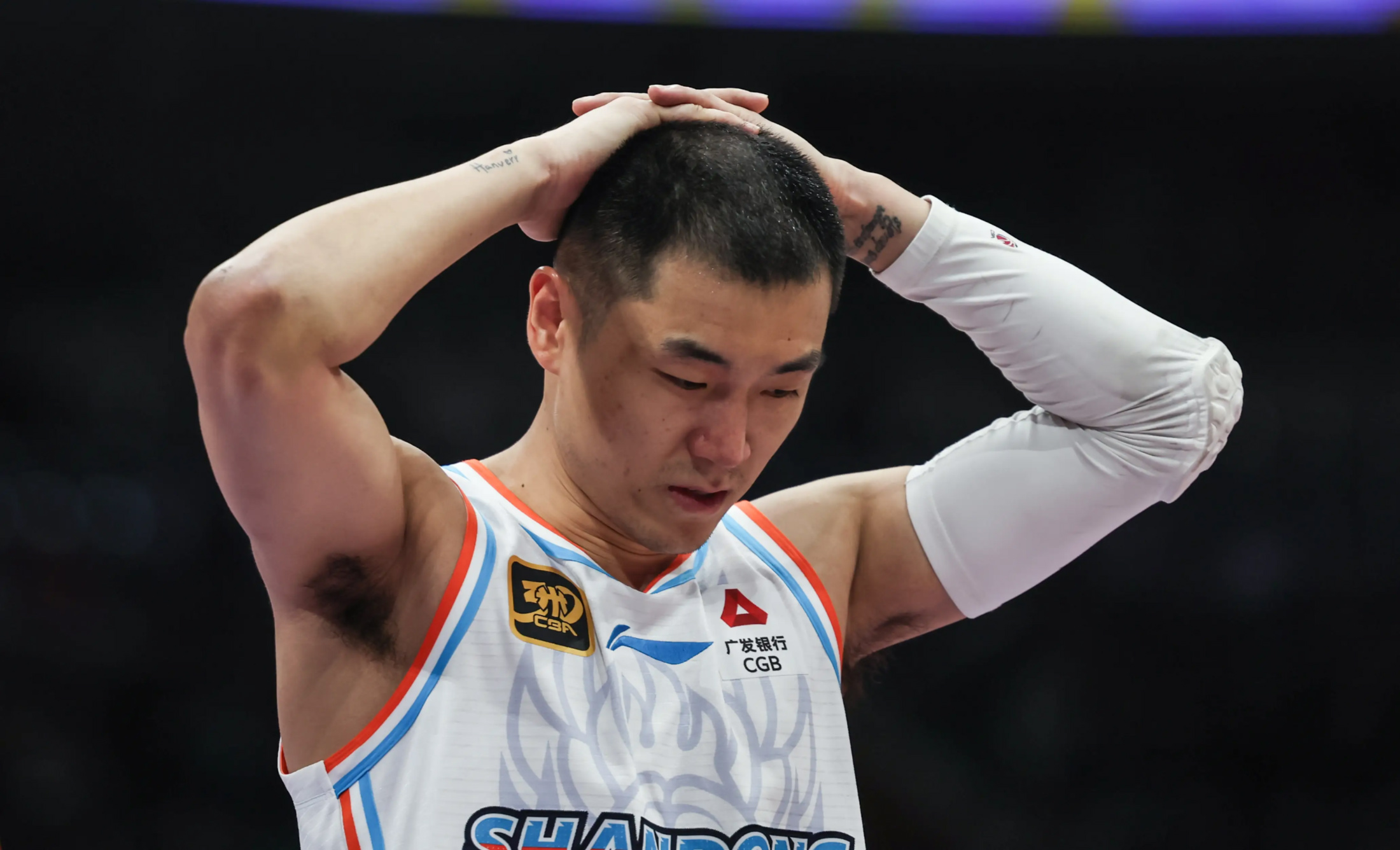 篮球后卫技术独步天下,全场奔波助攻神秘 篮球后卫技术独步天下,全场奔波助攻神秘