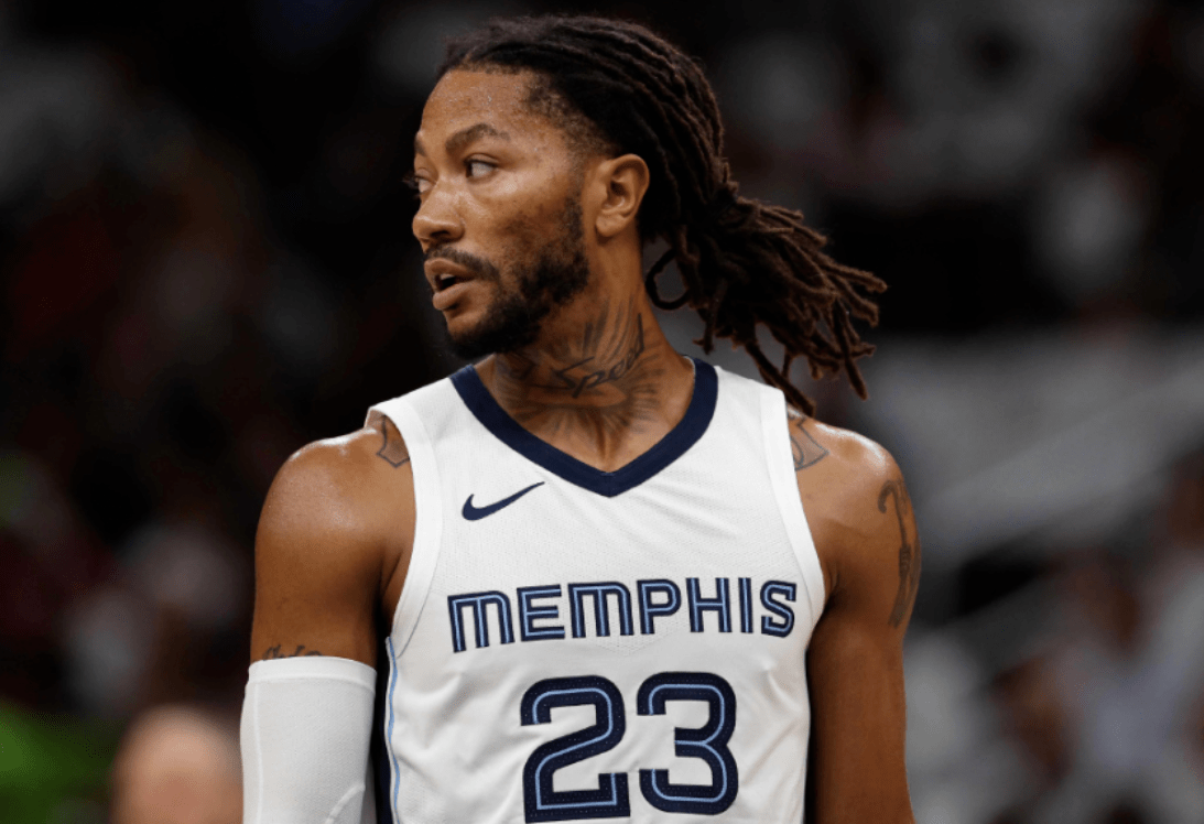 包含罗斯伤愈复出受追捧，助球队越战越勇的词条