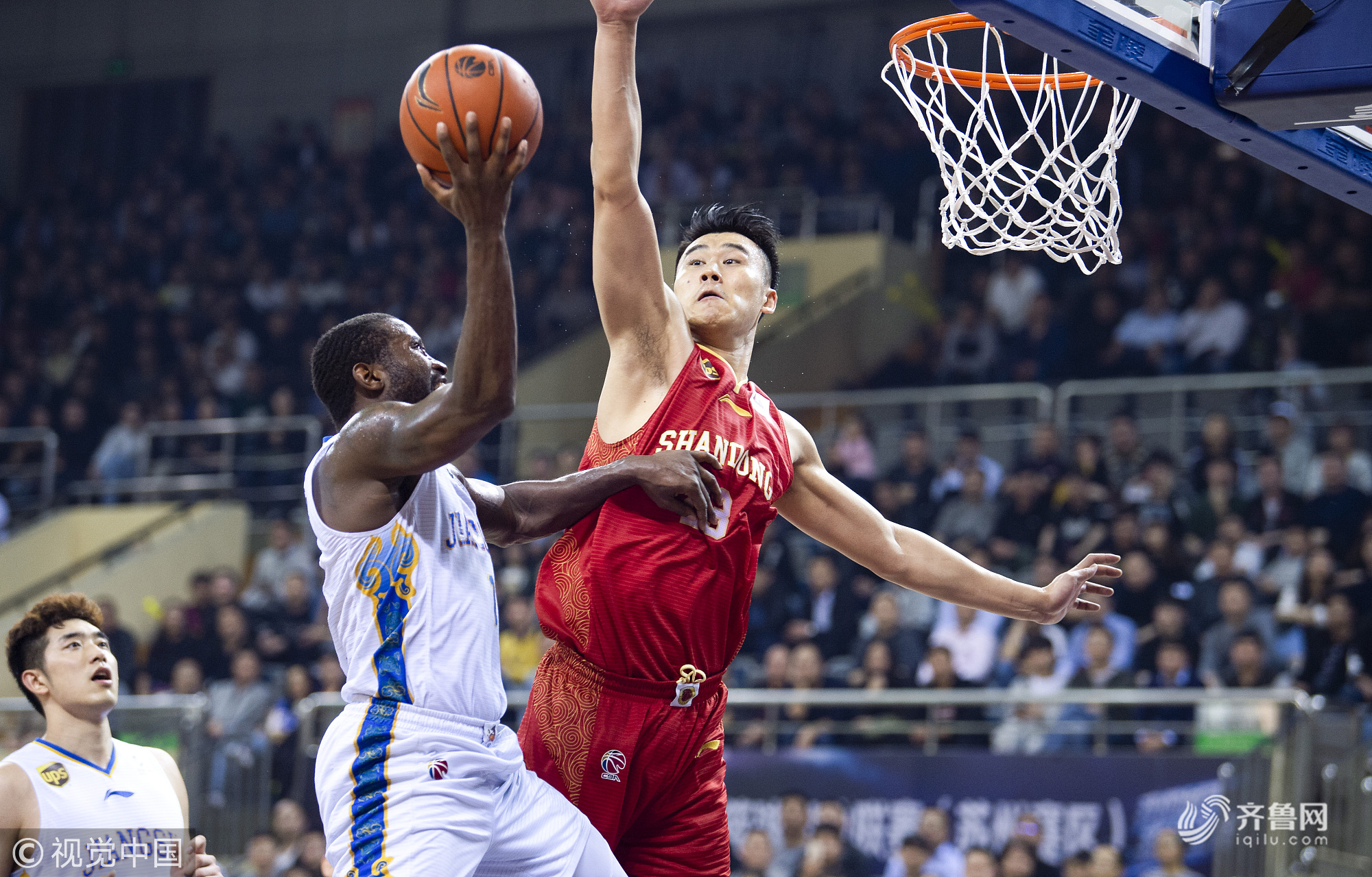 包含夺冠行动全力展开，强对抗看点十足的词条