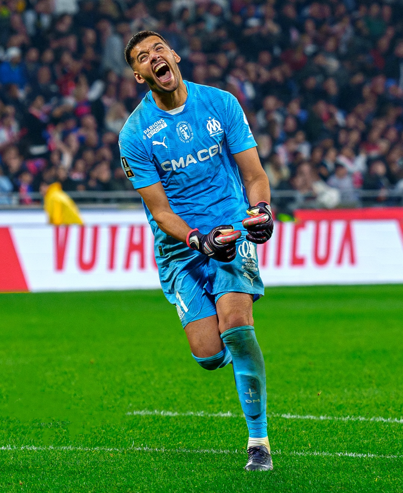 秘鲁球队球员表现卓越夺取胜利