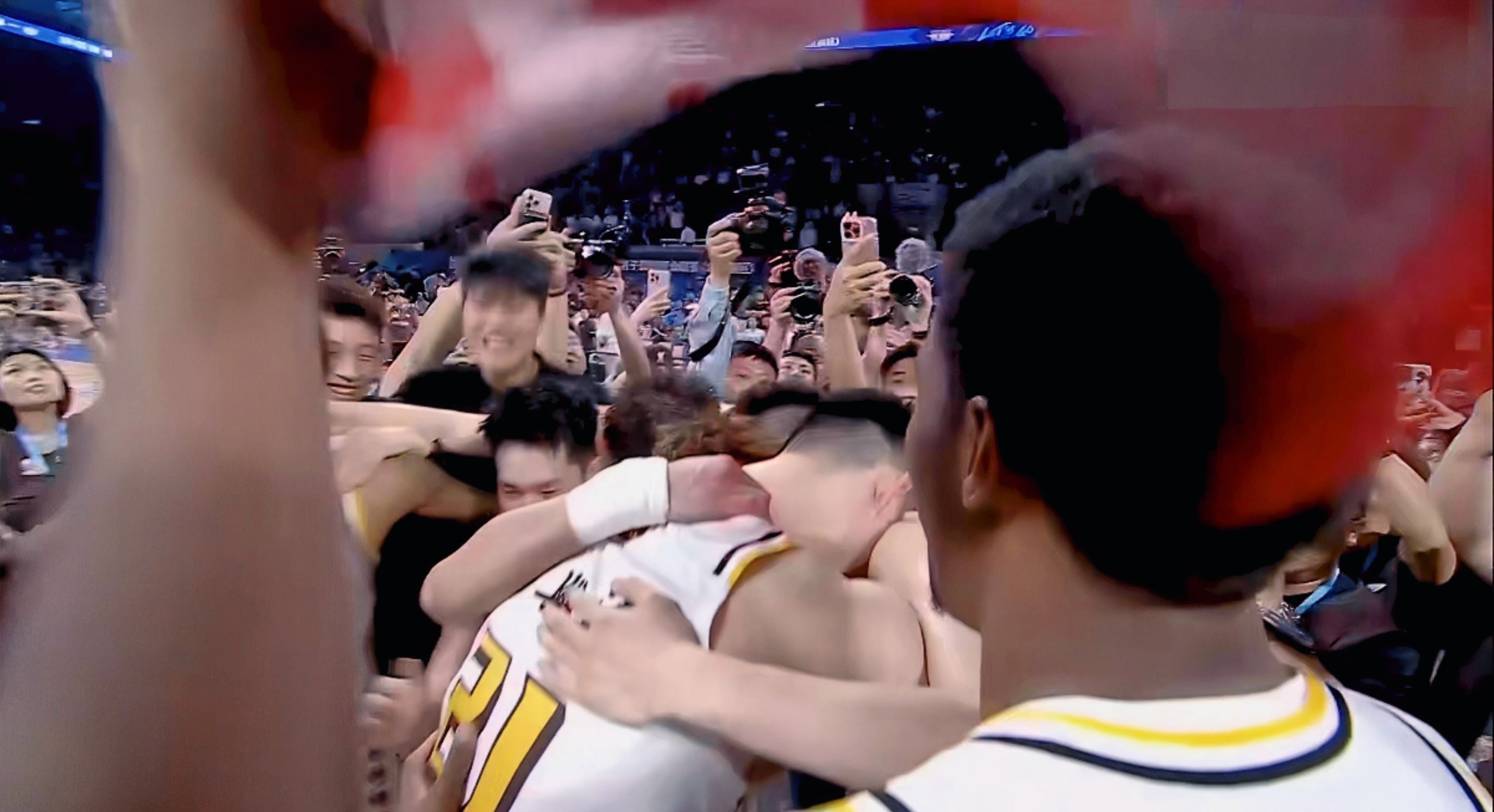 开云体育中国官网-团结一心，胜利在望！球队争分夺秒逆转