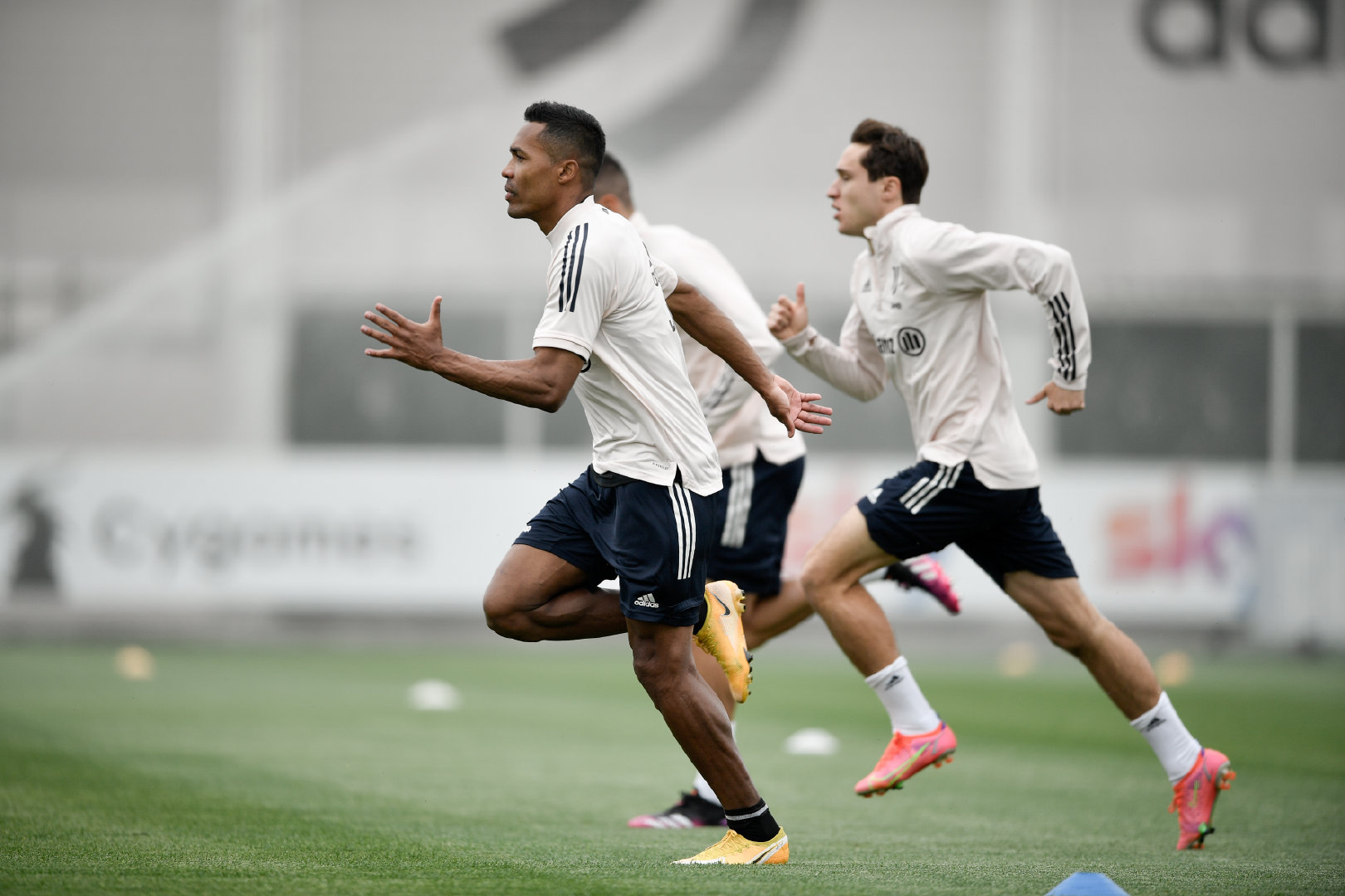 包含切沃将在主场战乌迪内斯，备战完善的词条