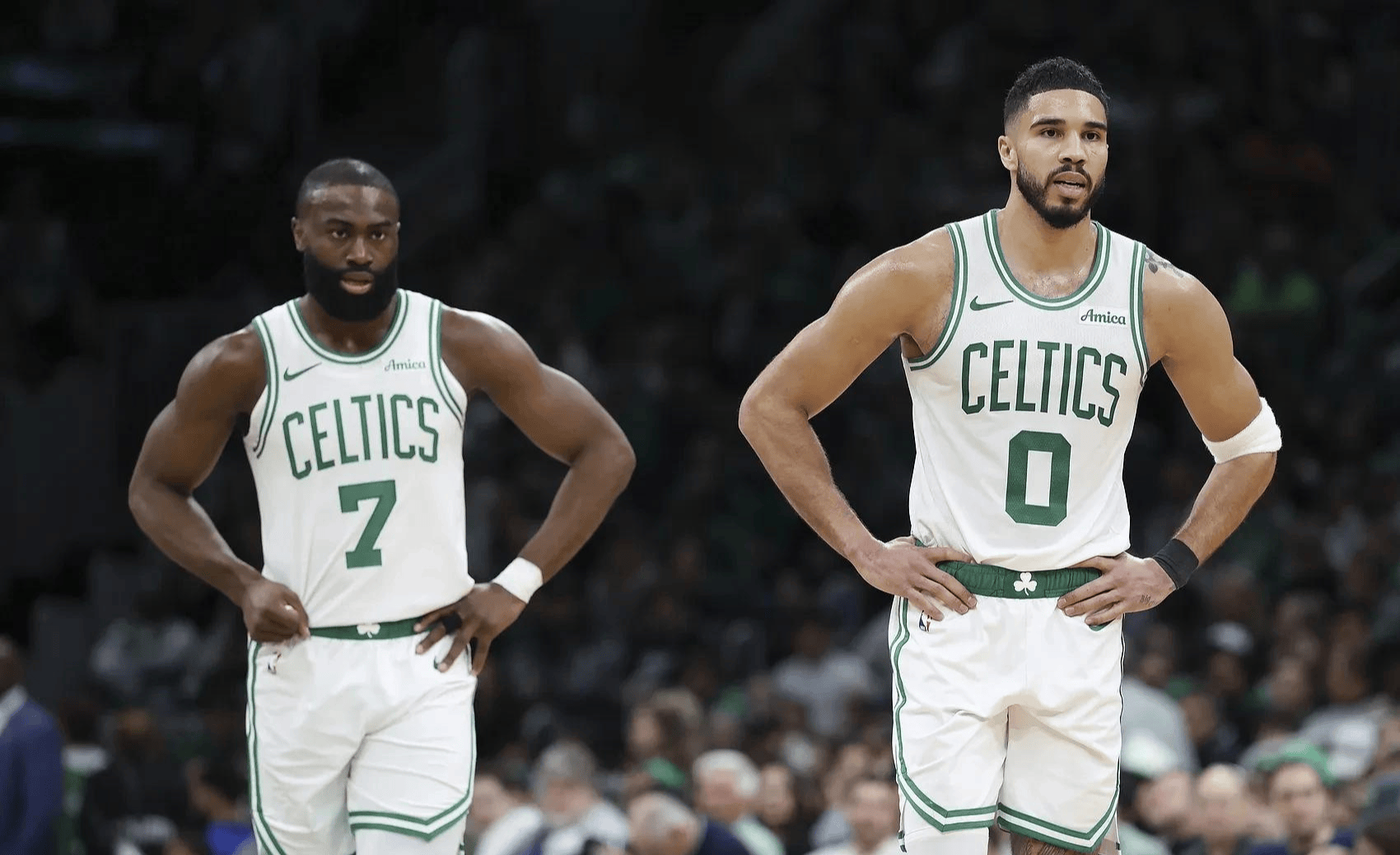 尼克斯客场告捷，击败山猫，取得胜利