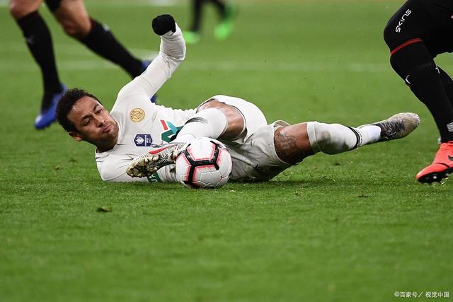 开云体育平台-阿雅克肖主场获胜，建立稳定优势地位